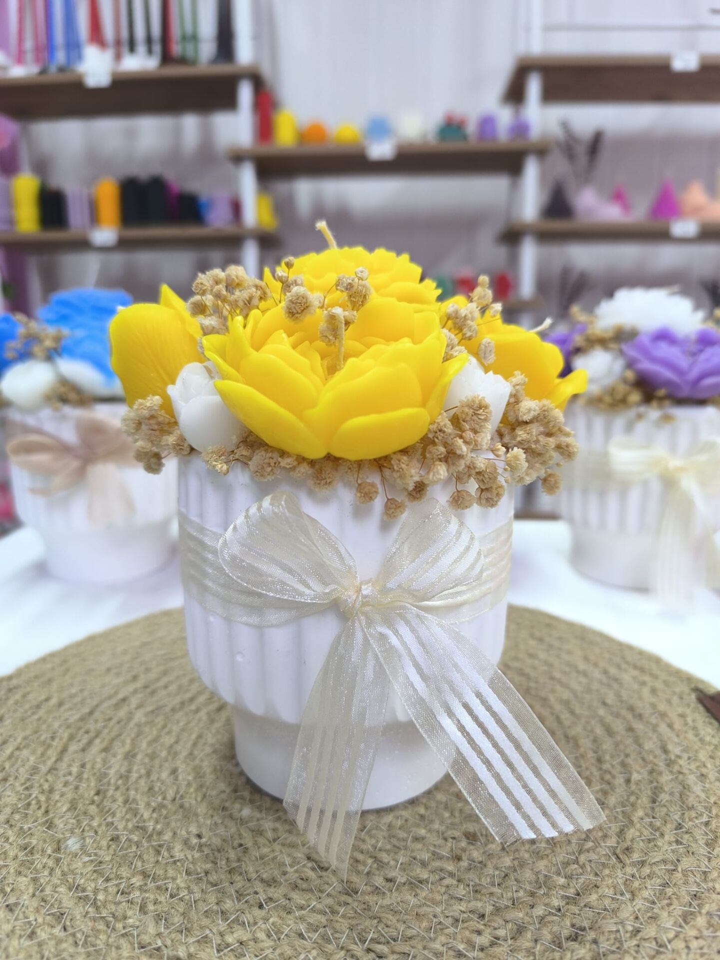 saksılı çiçek mum sarı